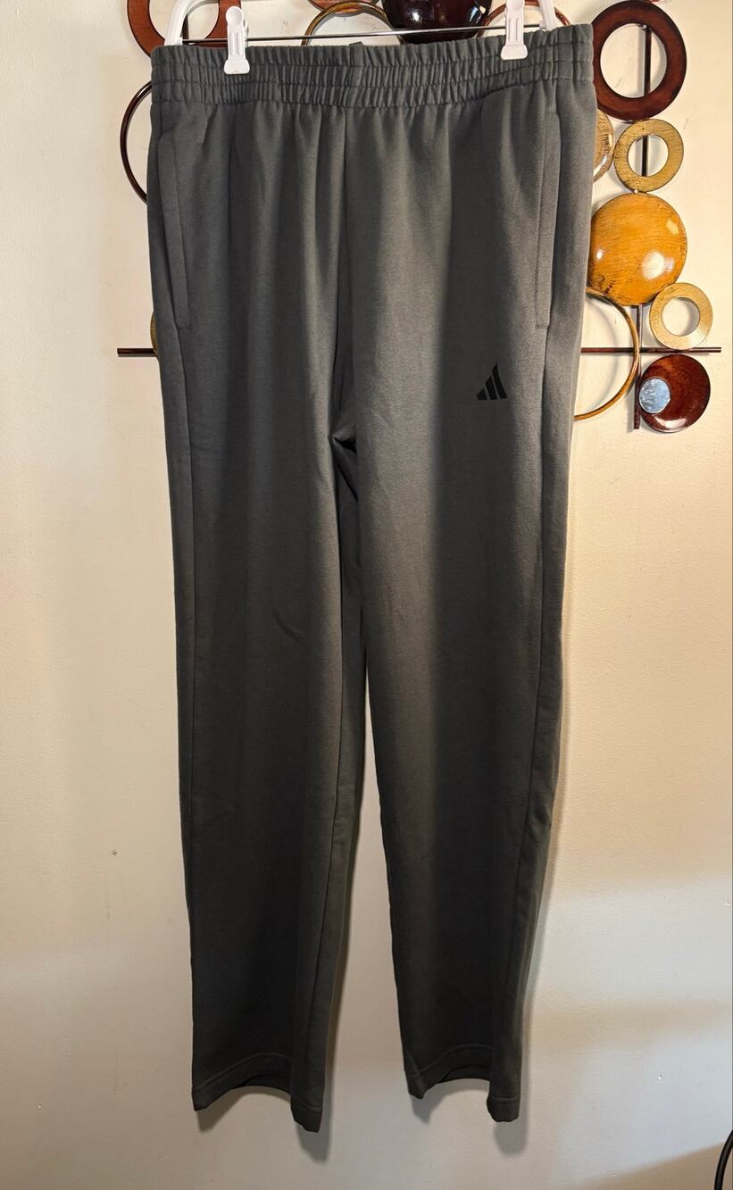 Men’s Adidas large dark gray sweatpants with pockets and drawstring